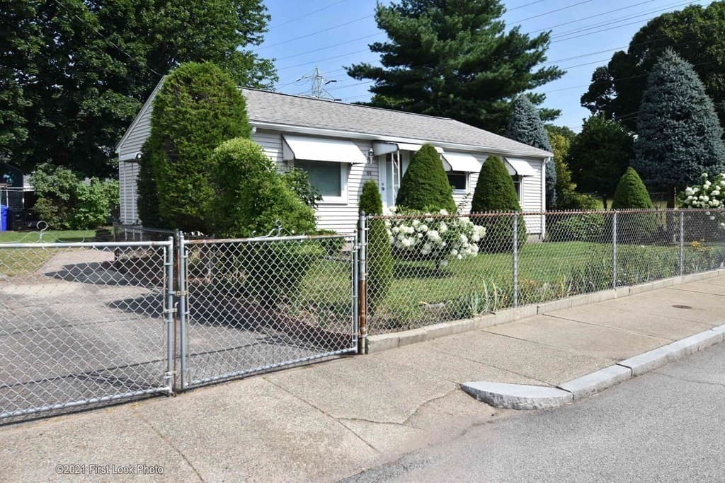 Casa em Pawtucket — foto 2