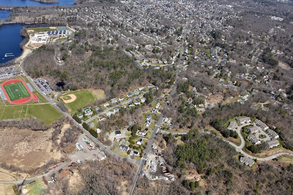 Casa em Natick — foto 2