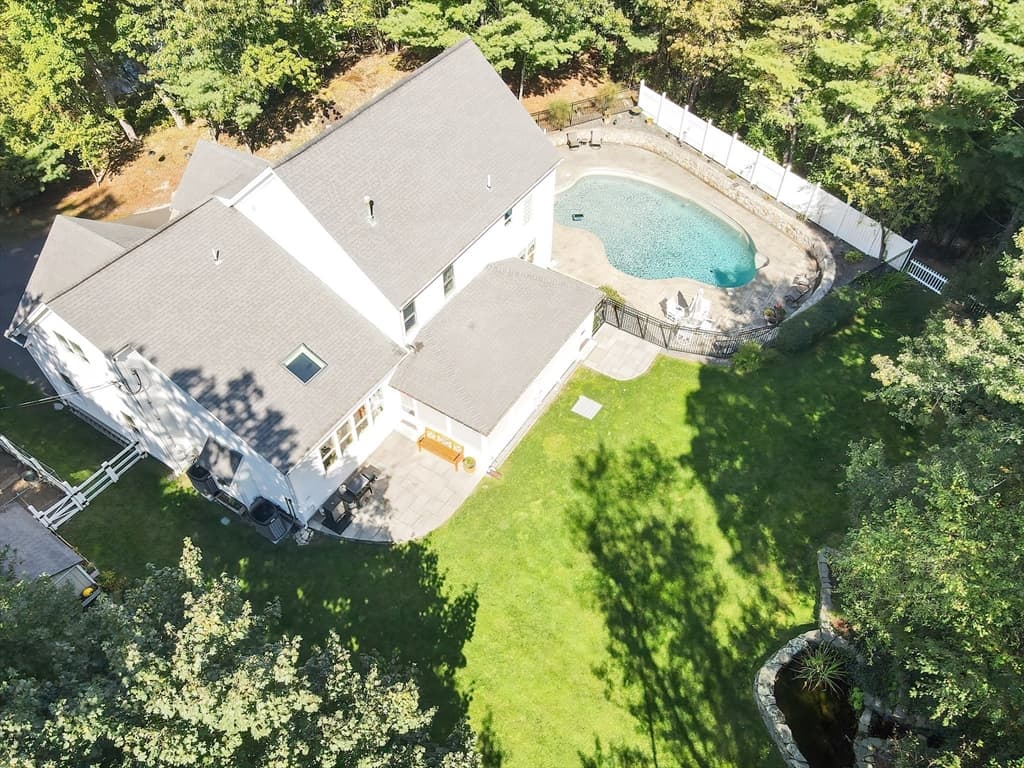 Casa em Holliston — foto 2