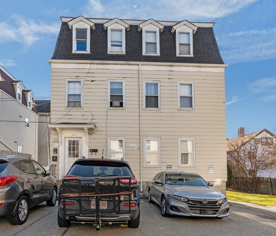 Multi-família em Fall River