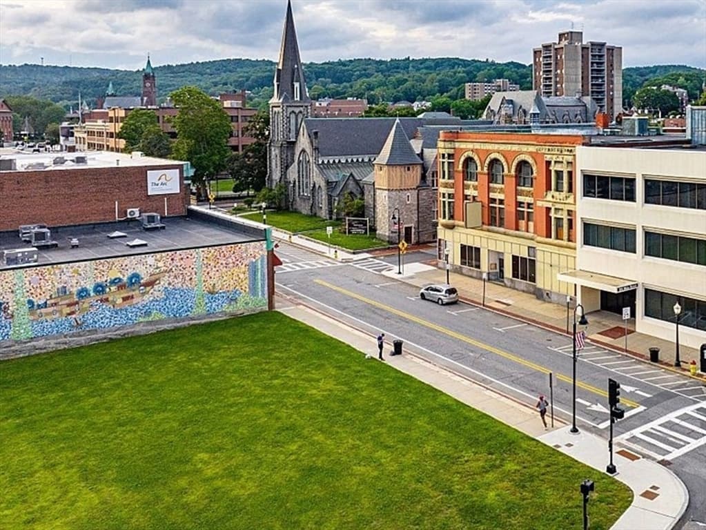 Comercial em Fitchburg — foto 2