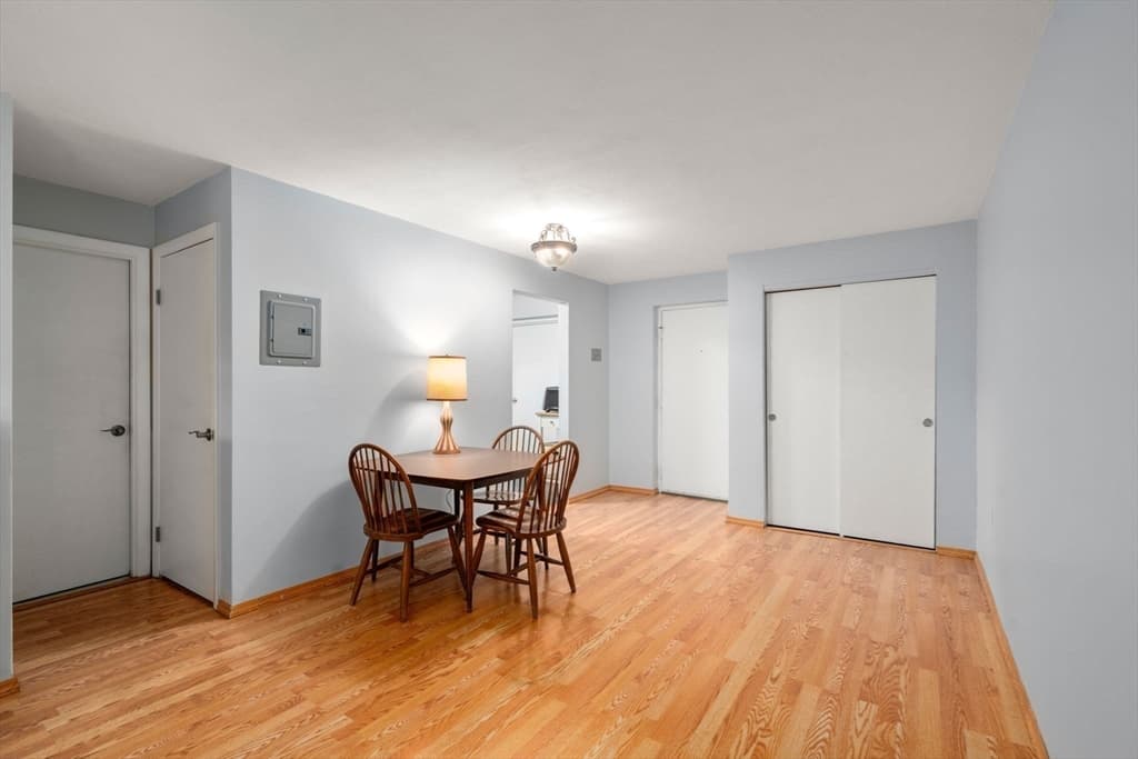 Condomínio em Medford — foto 6