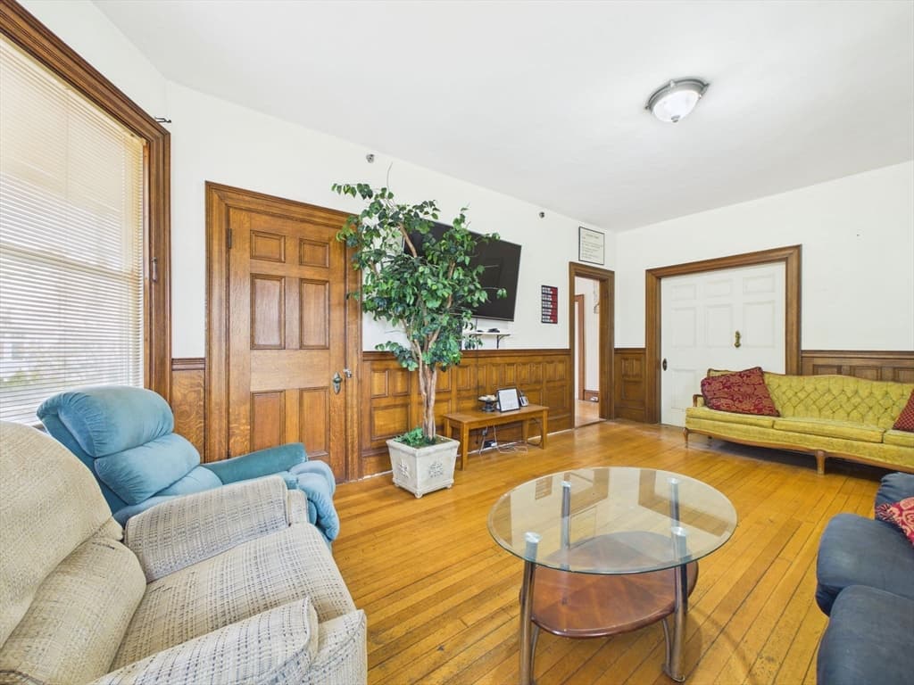 Multi-família em Brockton — foto 7