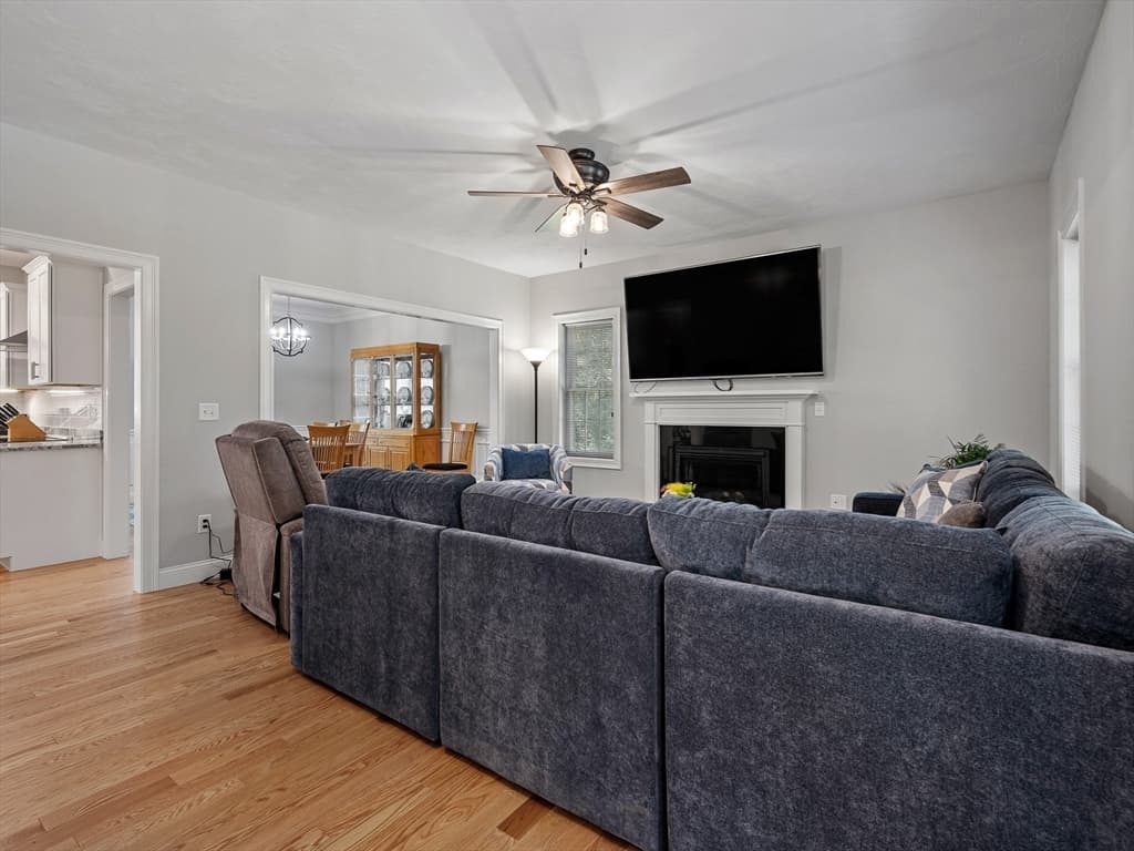 Casa em Uxbridge — foto 4