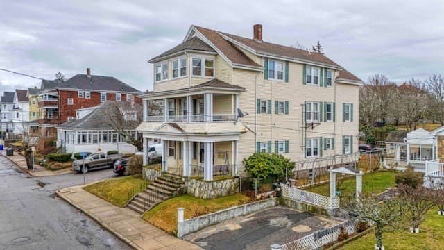 Multi-família em Fall River