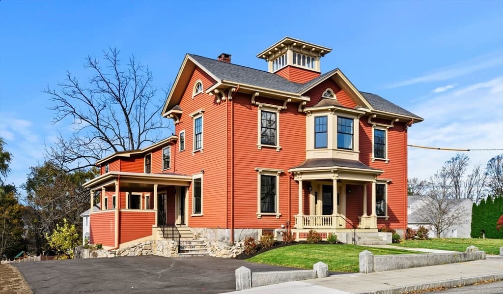 Casa em Woburn
