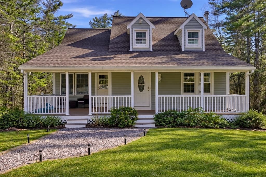 Casa em East Brookfield