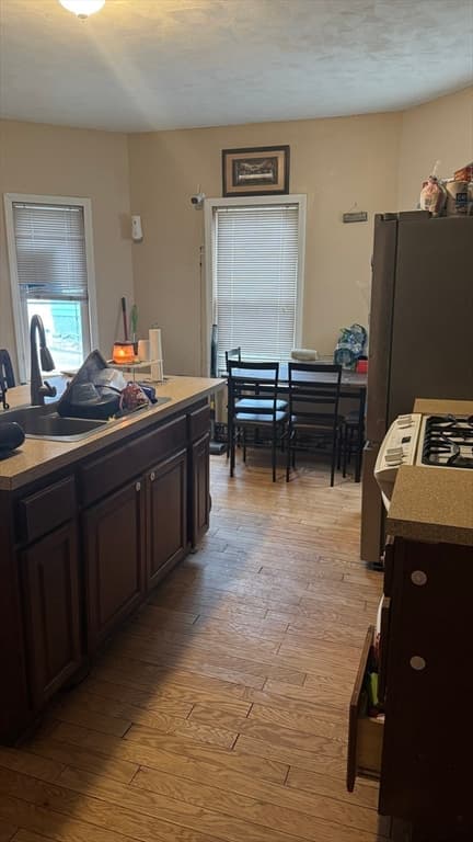 Multi-família em Brockton — foto 3