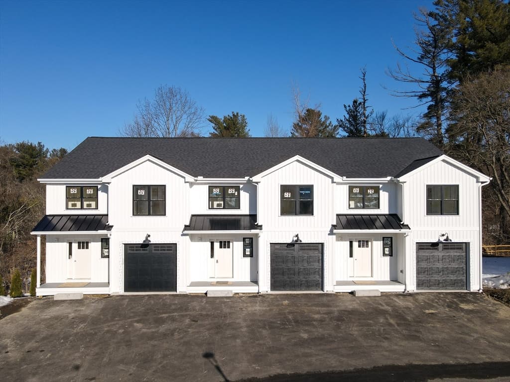 Condomínio em Dracut