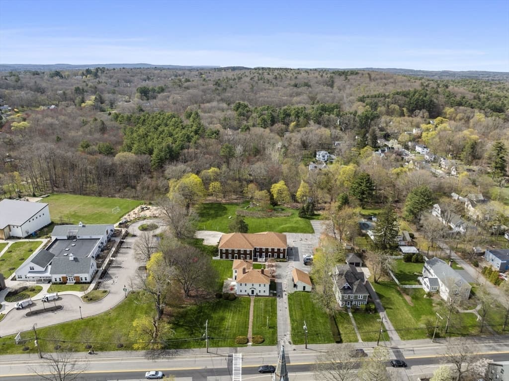 Casa em Natick — foto 2
