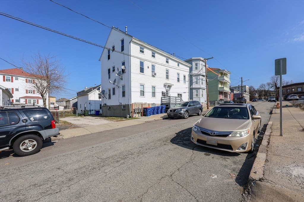 Multi-família em Fall River