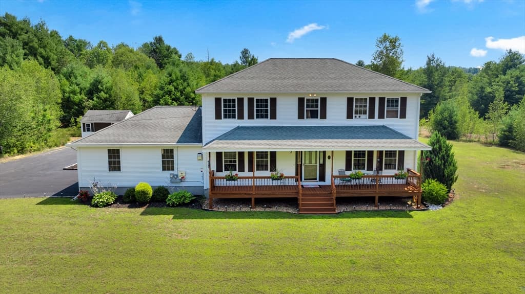 Casa em North Brookfield