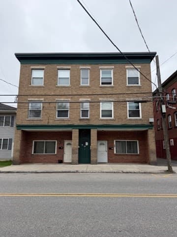 Multi-família em Easthampton