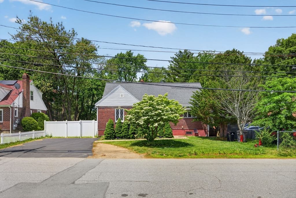 Casa em Framingham — foto 2