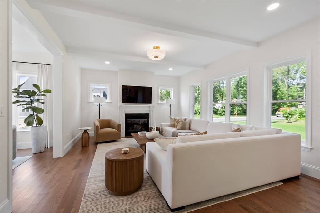 Casa em Westborough — foto 8