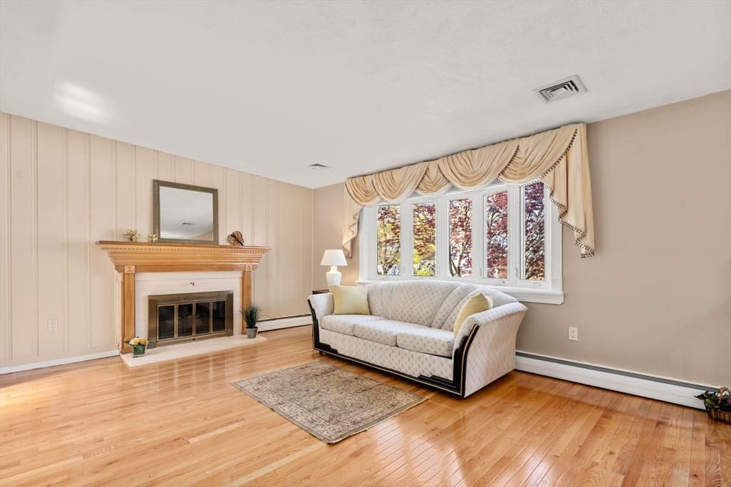 Casa em Framingham — foto 2