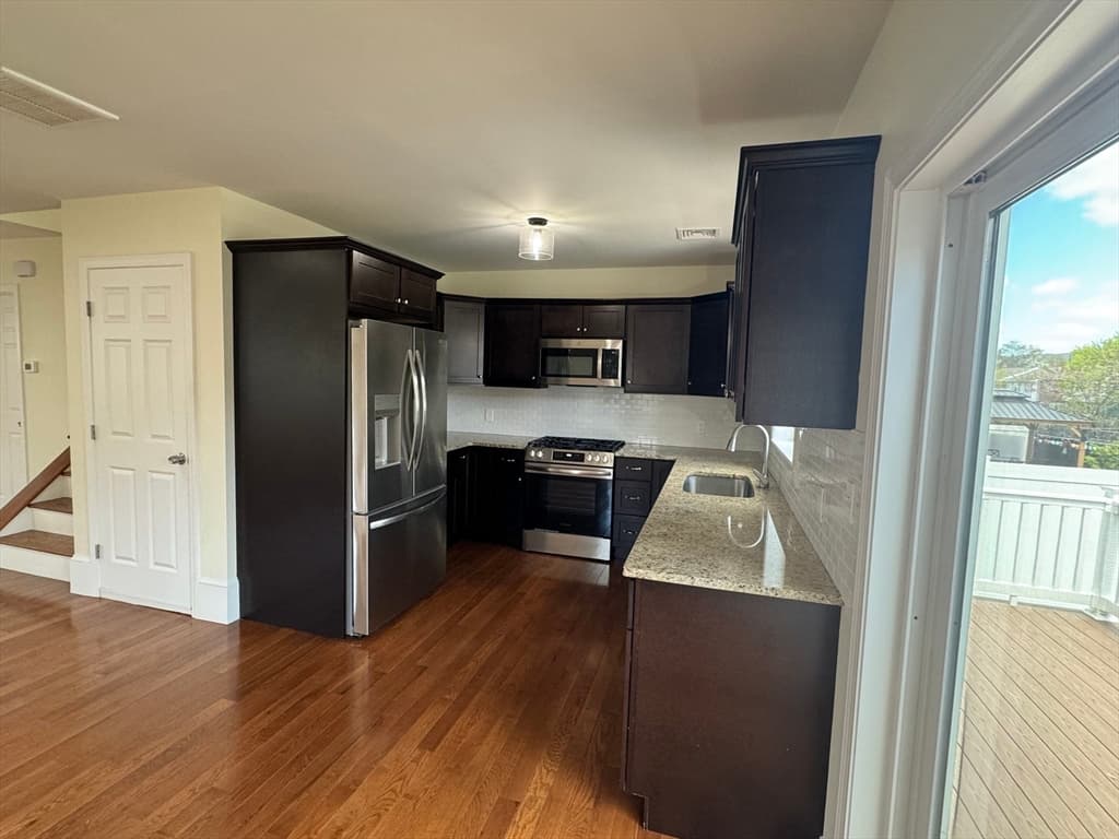 Casa em Fall River — foto 8