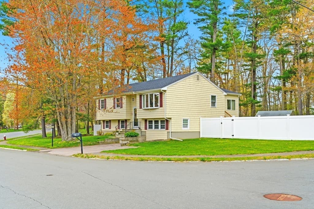 Casa em Foxboro — foto 2