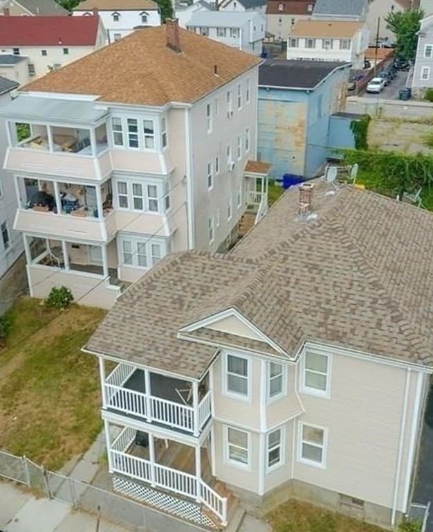 Multi-família em Fall River