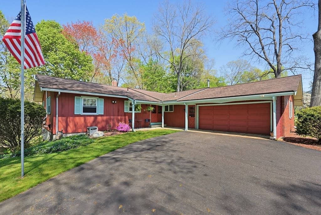 Casa em Attleboro