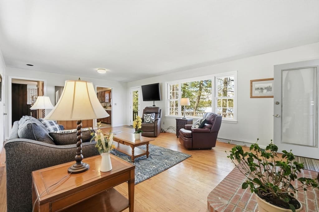 Casa em Leverett — foto 8