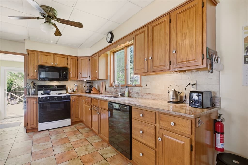 Casa em New Bedford — foto 8