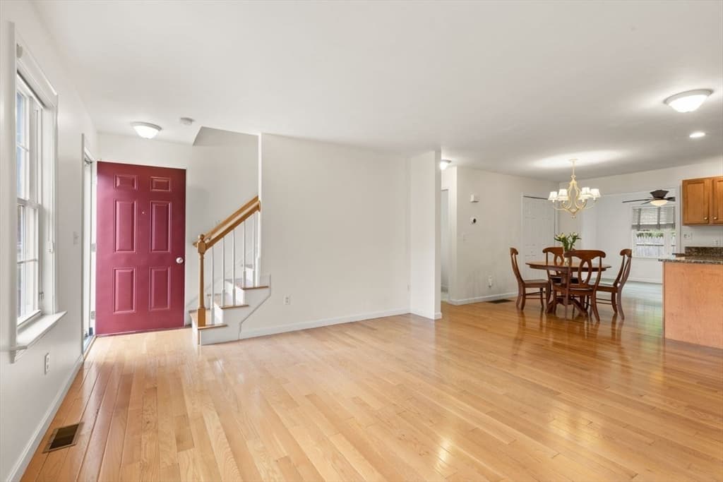 Casa em Stoughton — foto 5