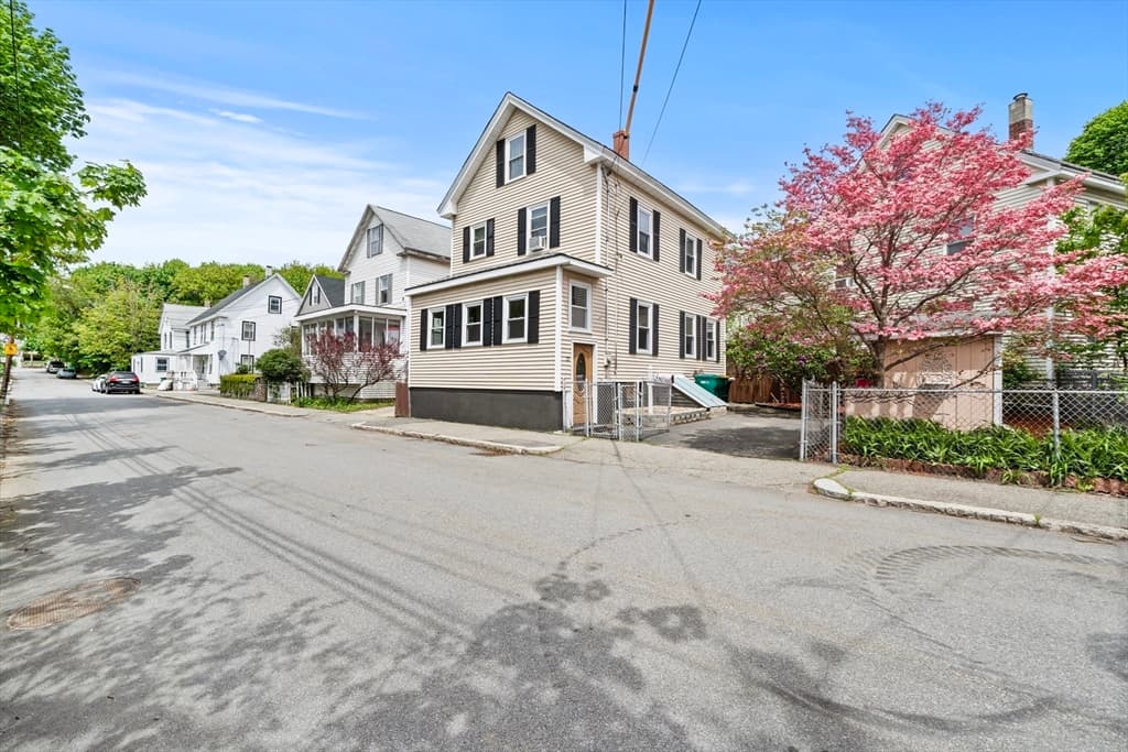 Casa em Woburn — foto 2