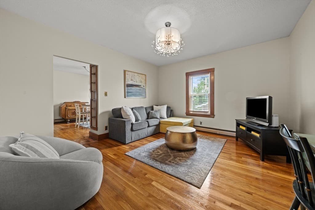 Casa em Woburn — foto 6