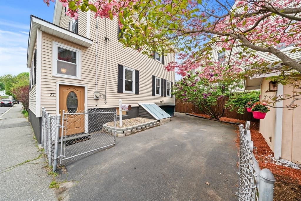 Casa em Woburn — foto 3