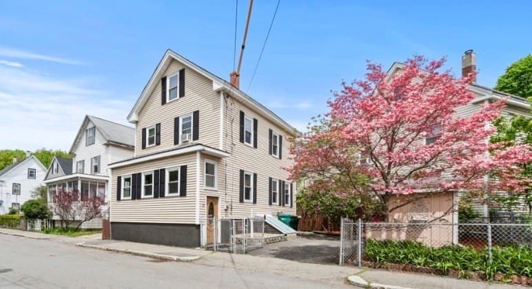 Casa em Woburn