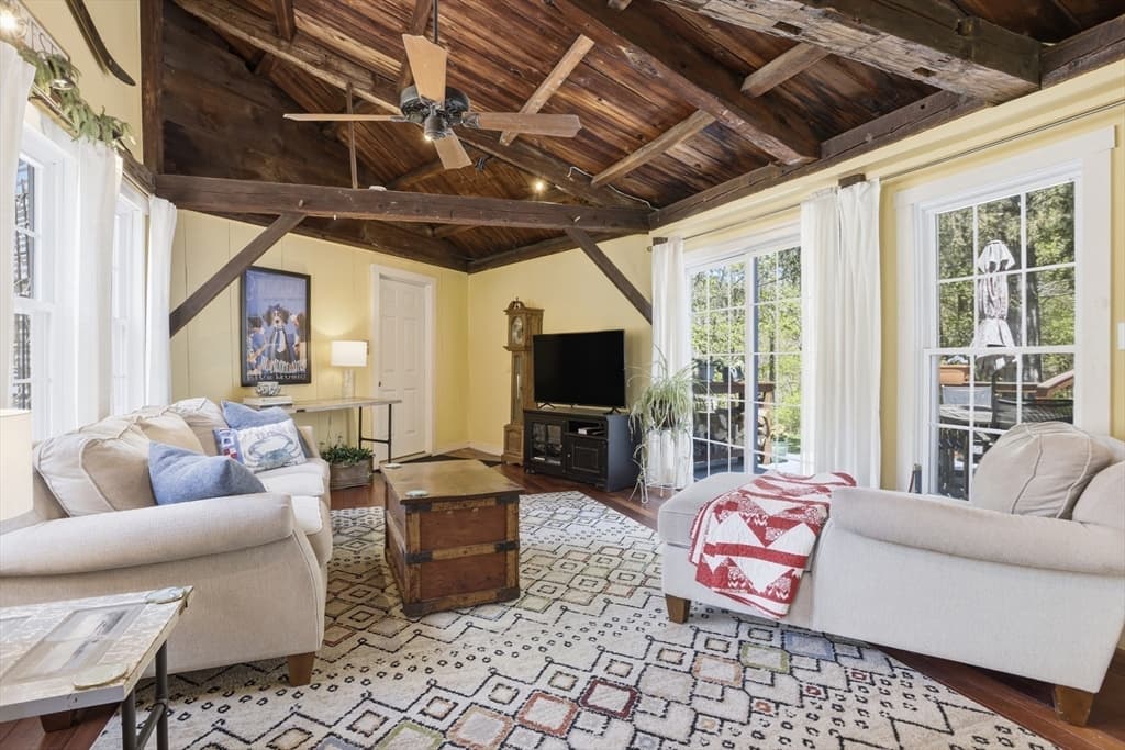 Casa em Westford — foto 9