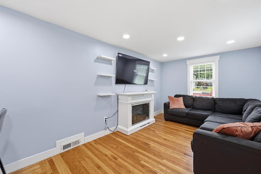 Casa em Stoughton — foto 3