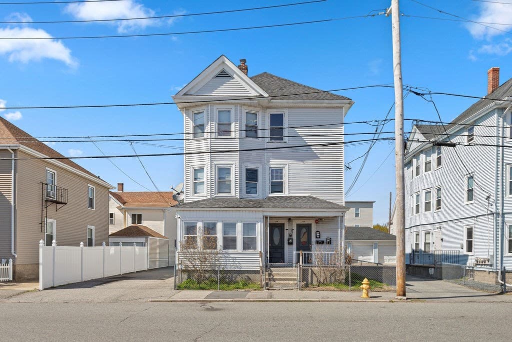 Multi-família em Pawtucket