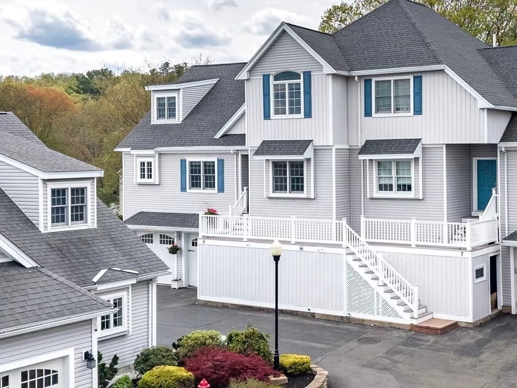 Condomínio em Stoneham