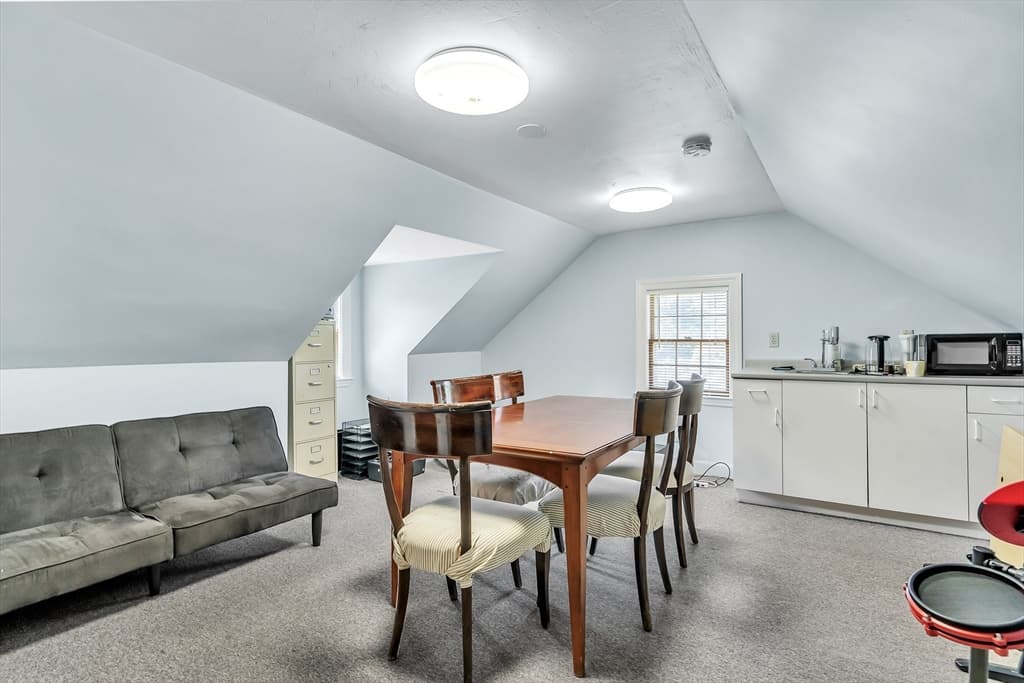 Casa em Woburn — foto 4