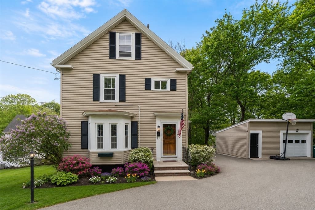 Casa em Woburn