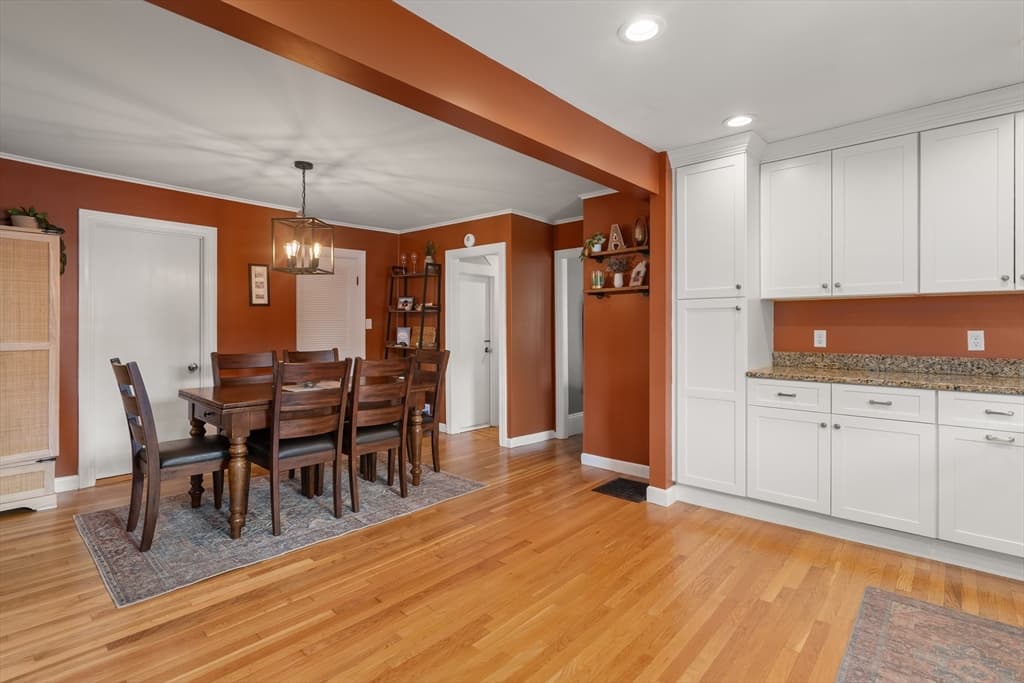 Casa em Woburn — foto 9