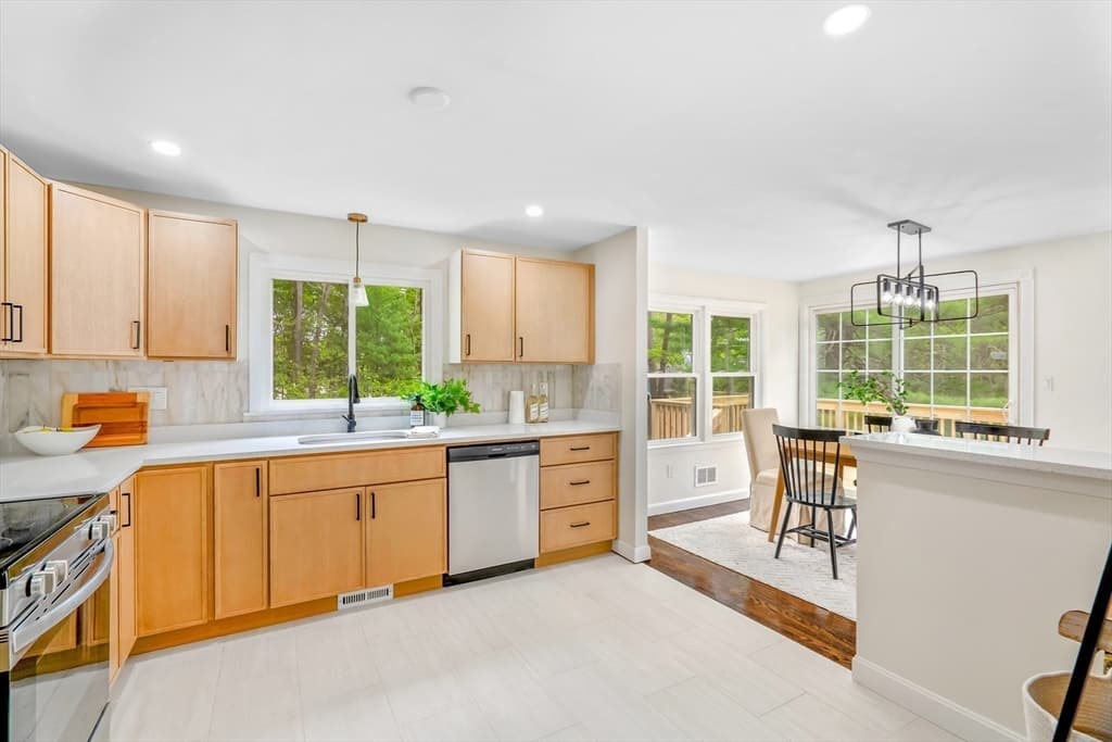 Casa em Attleboro — foto 8