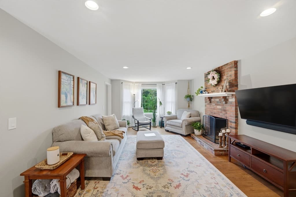 Casa em Northborough — foto 9