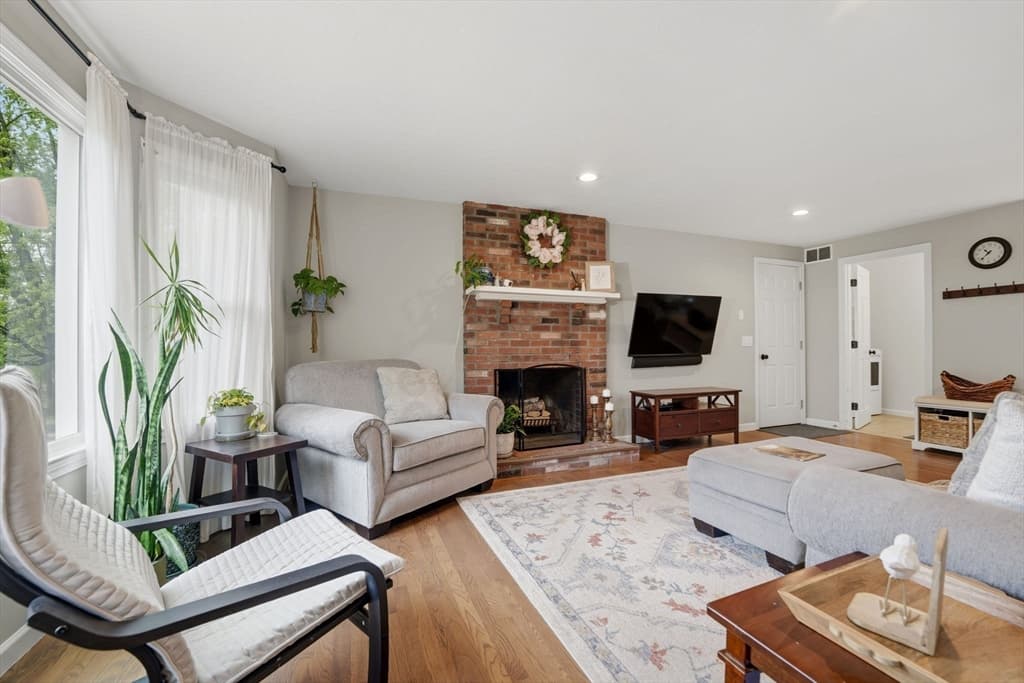 Casa em Northborough — foto 8