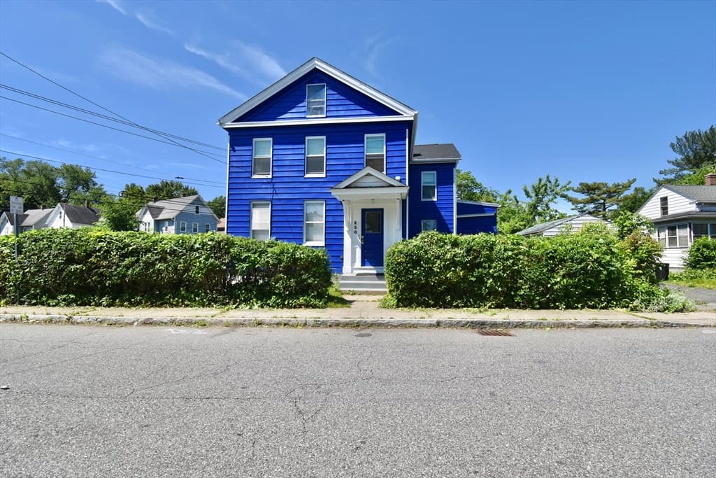 Multi-família em Chicopee