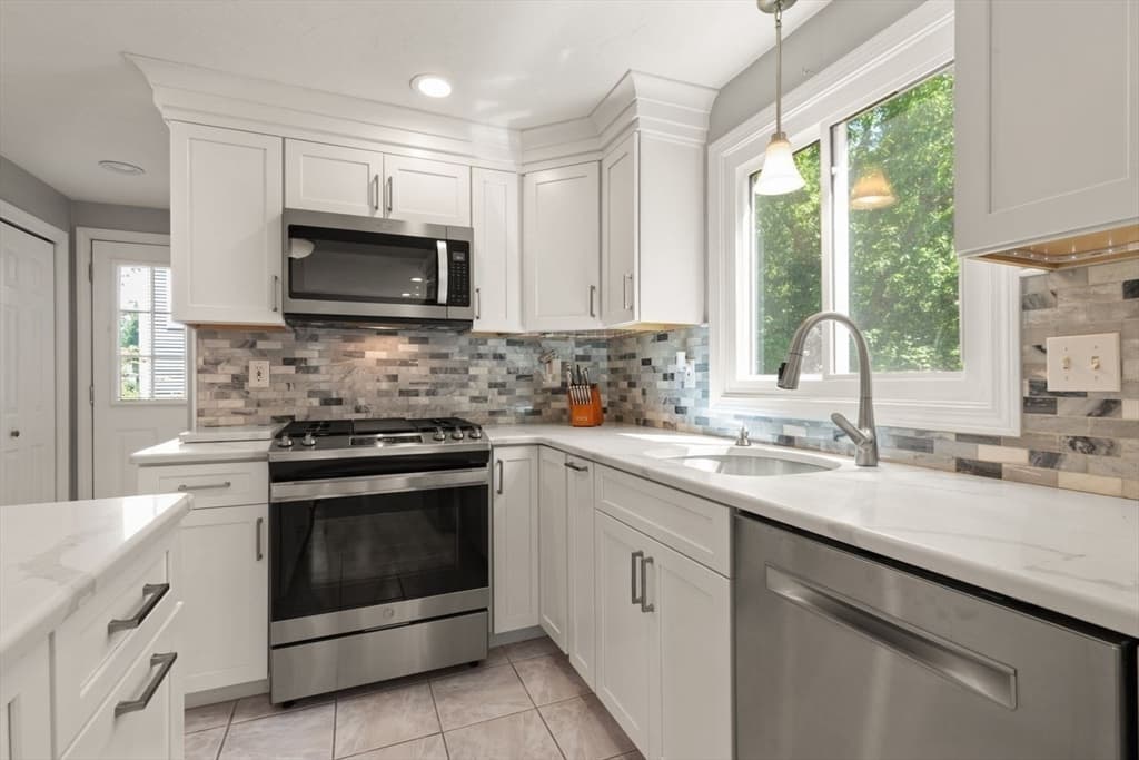 Casa em North Attleboro — foto 9
