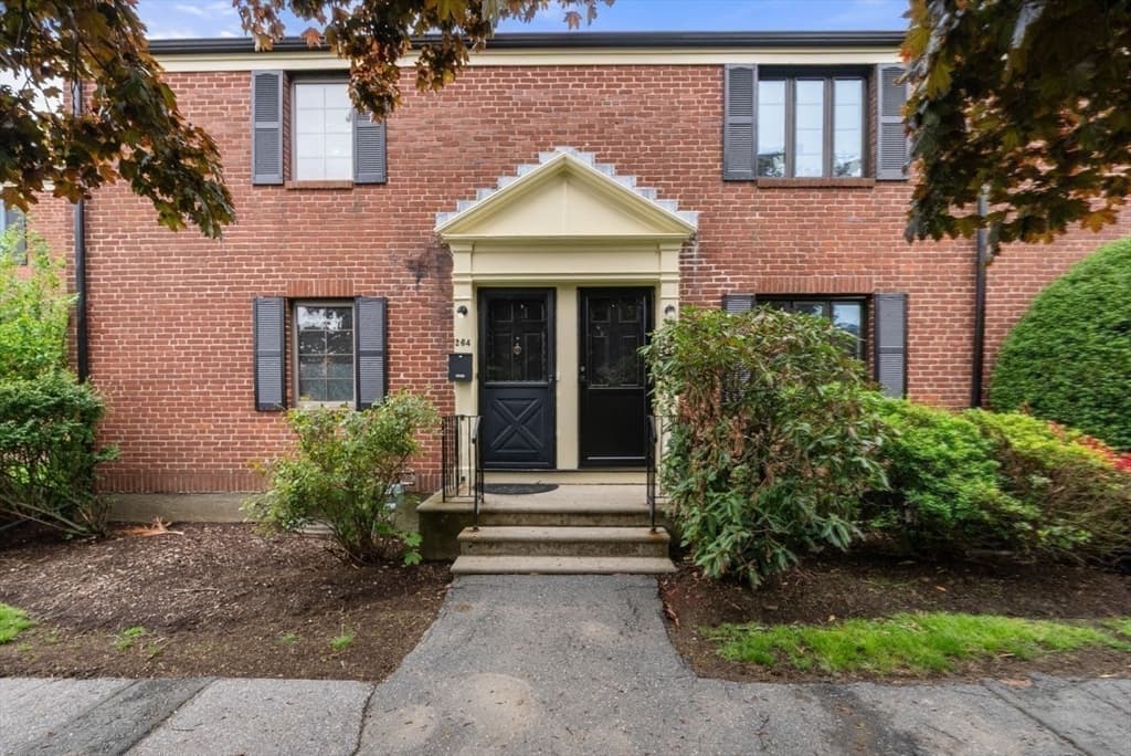 Condomínio em Watertown