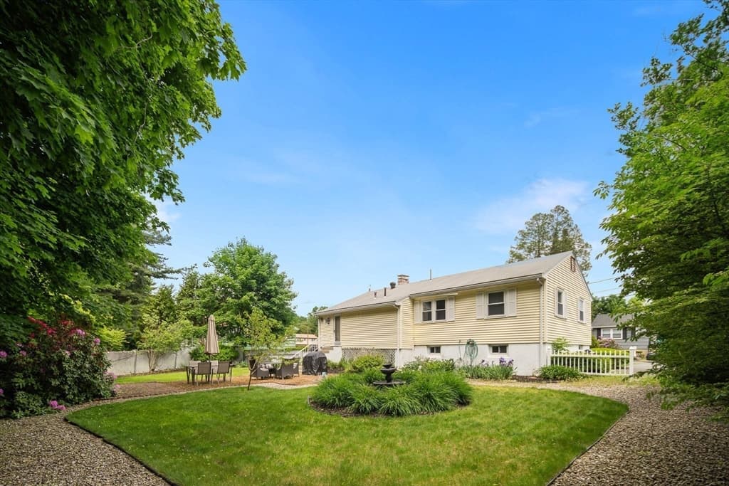 Casa em Woburn — foto 5