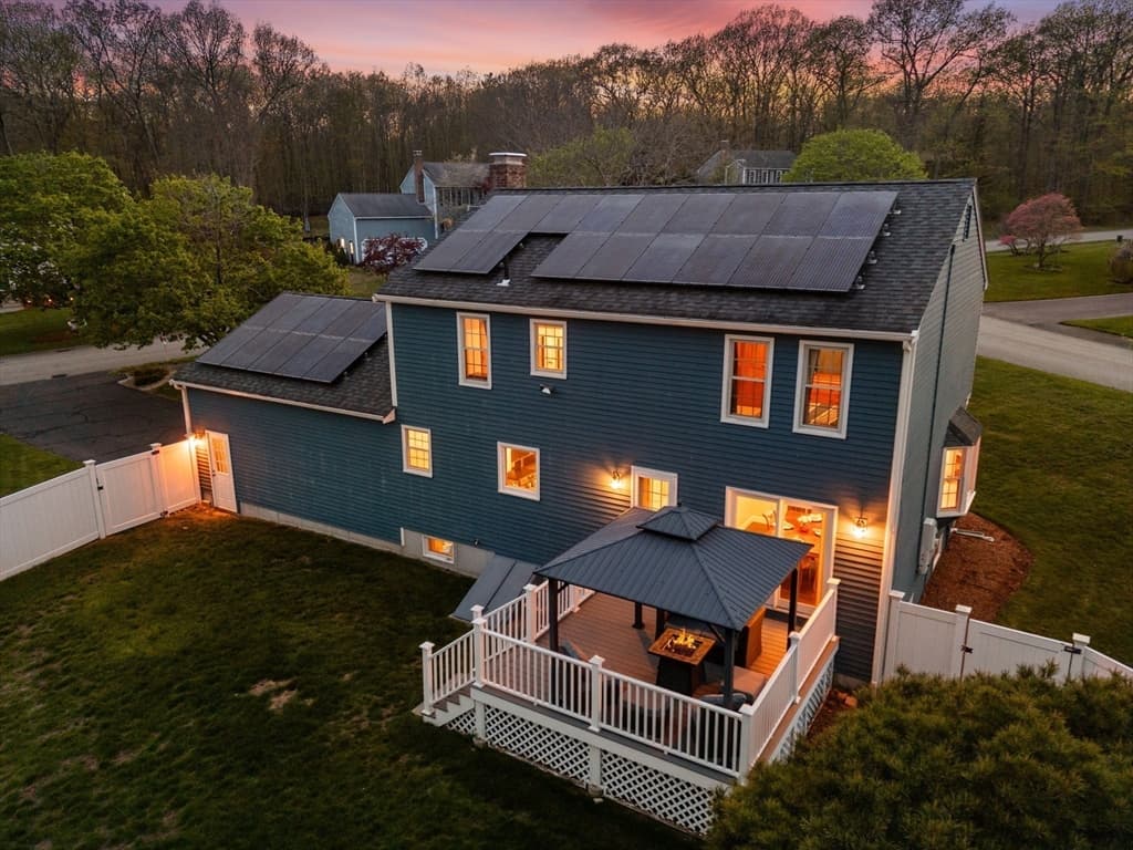 Casa em Hopedale — foto 3