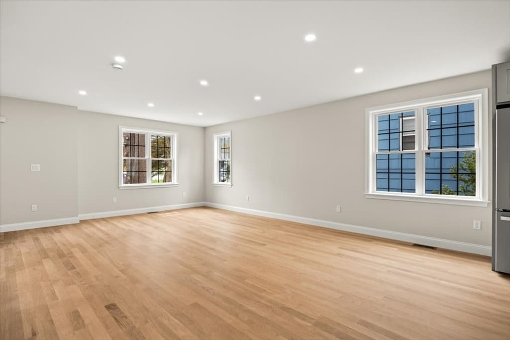 Casa em Brockton — foto 8