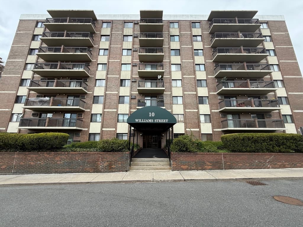 Condomínio em Watertown