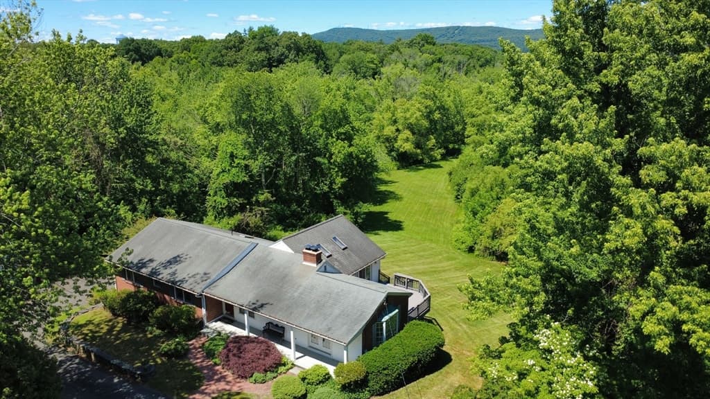 Casa em South Hadley — foto 2