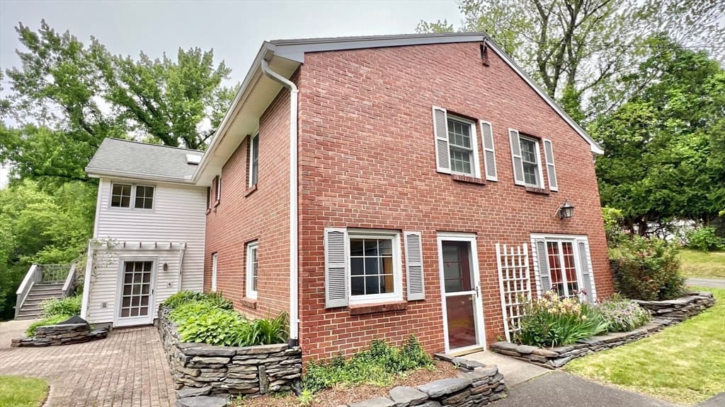 Casa em South Hadley — foto 6